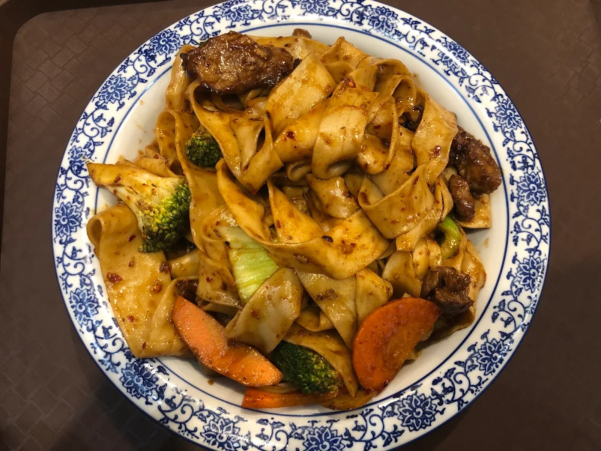 Hand Pulled Noodle with Stir-Fried Chicken & Potato Sauce 大盘鸡面, Calan Beef Noodle(Halal)